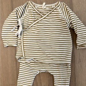 Mebie Baby 0-3 footed kimono style outfit